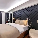 Xenia 酒店 3*