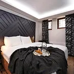 Xenia 酒店 3*