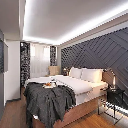 Hotel Xenia 3*