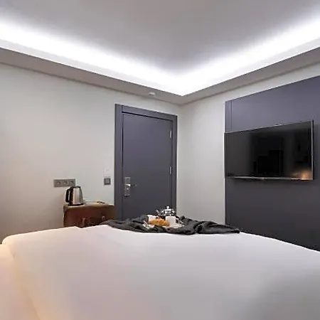 Xenia Hotel 3*