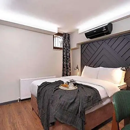 Xenia Hotel 3*