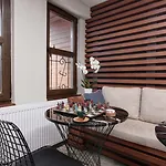 Xenia 3*